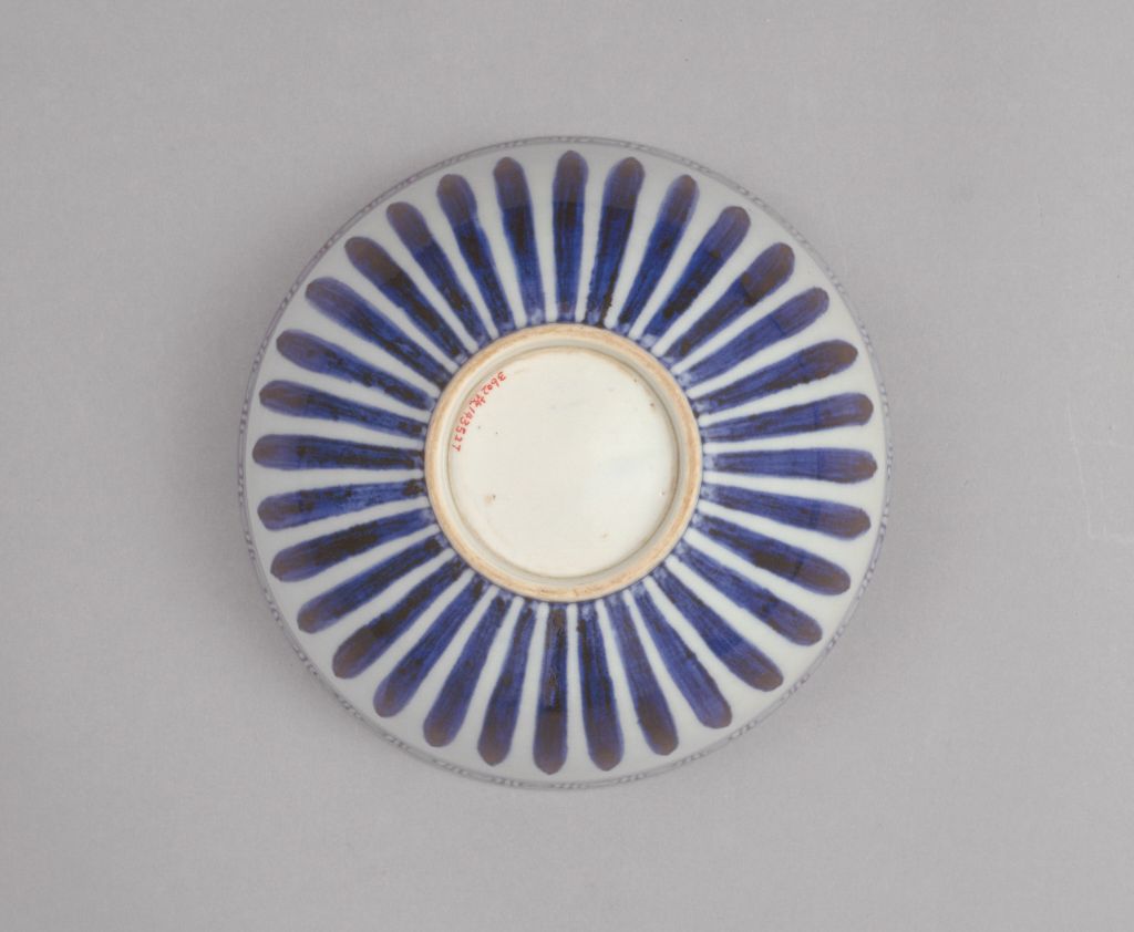 图片[3]-Blue and white bowl with chrysanthemum petals-China Archive